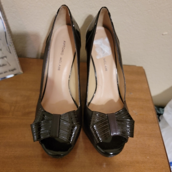 Shoe - Picture 2 of 5